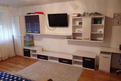 Apartament cu 2 camere decomandat în Micro 5 - 7