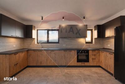 Casă cu 4 camere cu Teren 475 Mp în Bârnova - 10