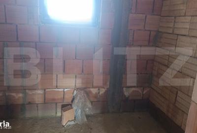 Casă cu 4 camere decomandat în Calbor - 9