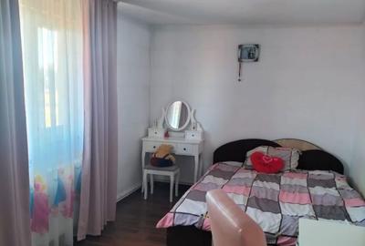 Casă cu 4 camere cu Teren 400 Mp în Țițești - 6