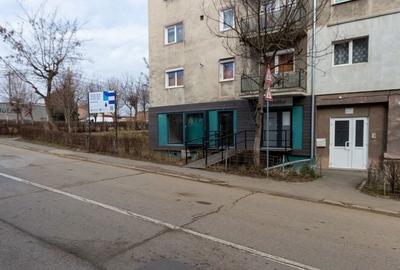 Spațiu comercial, de 50 mp, în Central - 4