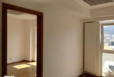 Spațiu comercial, de 62 mp, în Centrul Civic - 11