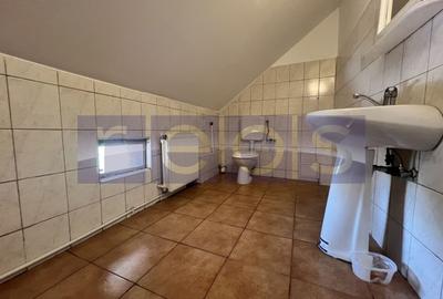 Casă cu 9 camere cu Teren 300 Mp în Vitan - 17