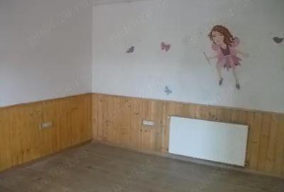 Casă cu 5 camere în Central - 2