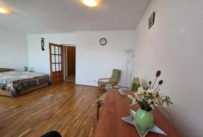 UNIRII BULEVARD STRADAL,BL MIXT 1992, decomandata,geam la baie,balcon.MERITA! - 2