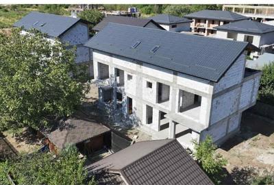 Casa Tip Duplex - 5 camere si 4 bai - 2