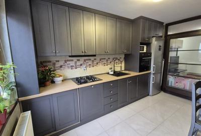 Apartament cu 3 camere decomandat, mobilat în Florești - 3