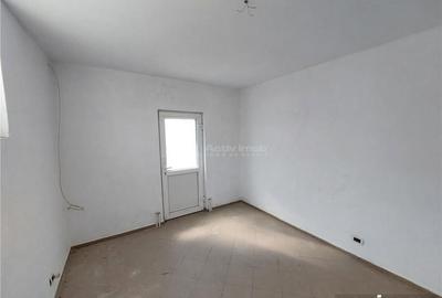 Casă cu Teren 1400 Mp în Mărăcineni - 9