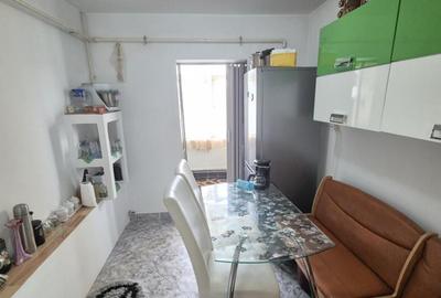 Apartament 2 camere, etaj 3, Rovinari str. Jiului - 10