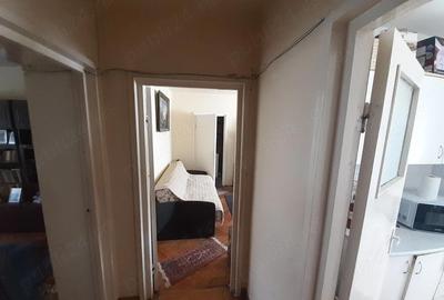 Apartament cu 3 camere semidecomandat în Cetate - 4