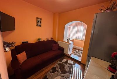 Apartament cu 3 camere decomandat, mobilat în Calea București - 3