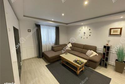 Casă cu 4 camere decomandat cu Canalizare în Cristian