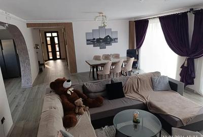 Casă cu 6 camere în Sânpetru
