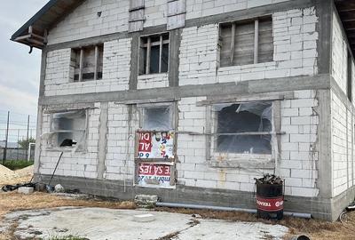 Casă cu Teren 1553 Mp în Blejești - 6