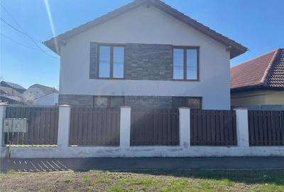 RONAT - Casa Individuala - 6 cam - 3 bai - Piscina - Terasa - Garaj 56mp - Panou - 14