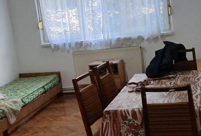 Apartament cu 3 camere semidecomandat în Central - 2