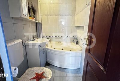 Apartament cu 3 camere decomandat, mobilat în Central