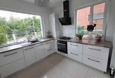 Casă cu 4 camere cu Teren 500 Mp în Central - 9