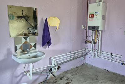 Spatiu comercial stradal +casa 4 camere +teren 1500 mp - 1