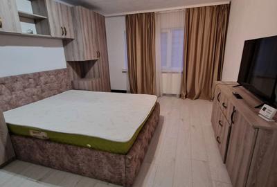 Apartament cu 3 camere decomandat în Central - 1