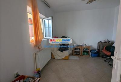 Casă cu 3 camere cu Garaj în Andronache - 9