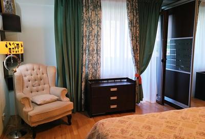 Apartament cu 3 camere semidecomandat, mobilat în Micro 17 - 20