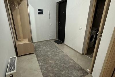 Garsonieră în Titan - 2