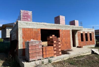 Casă cu 4 camere în Central - 2