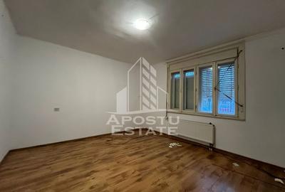 Casa individuala, cu 3 camere, 2 fronturi, teren 652, zona Olimpia - 2