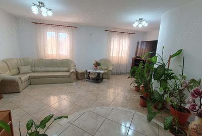 Casă cu 6 camere cu Teren 770 Mp în Sânnicolau Mare - 1