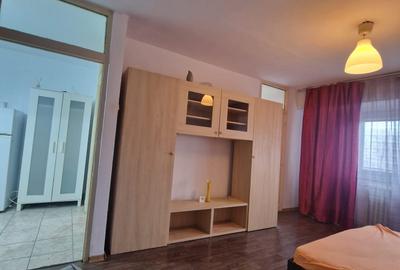 Nerva Traian - Mircea Voda - Garsoniera spatioasa - et 4 - vedere fata - 40 mp - 6