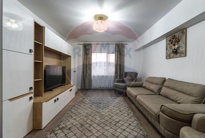 Apartament cu 3 camere decomandat, mobilat în Tractorul