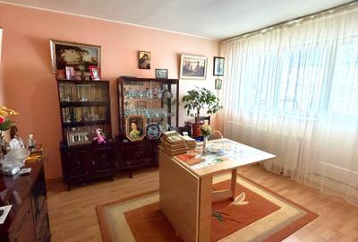 Apartament cu 2 camere decomandat în Micro 19 - 1