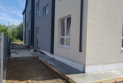 Casă individuală cu 5 camere cu Canalizare în Central - 2
