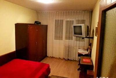 Apartament cu 3 camere decomandat în Drumul Taberei