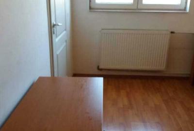 Garsonieră decomandată în Central - 8