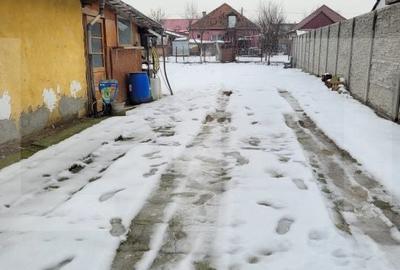 Casă cu 2 camere cu Teren 480 Mp în Plopi