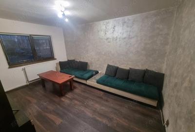 PIATA CET-apartament 2 camere decomandat cu gaze - 1