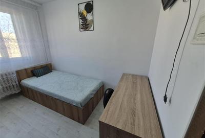 Apartament cu 2 camere semidecomandat, mobilat în Podu Roș - 2