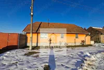 Casă cu 4 camere cu Teren 3404 Mp în Răchita - 1