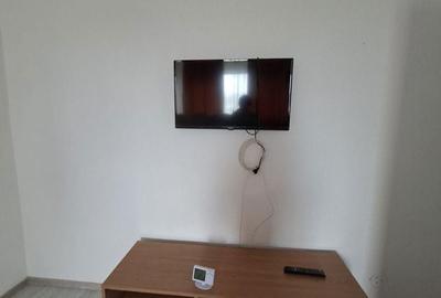 Apartament cu 2 camere semidecomandat în Craiovița Nouă