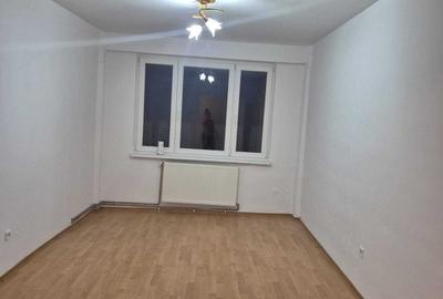Apartament cu 3 camere decomandat în Exterior Vest - 4