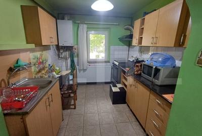Apartament de vanzare, cu 2 camere decomandat, 50+18 mp, zona 9 Mai