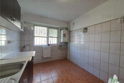 Apartament cu 2 camere decomandat în Casa de Cultură - 8