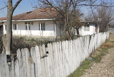 Casă în Vulturu - 2