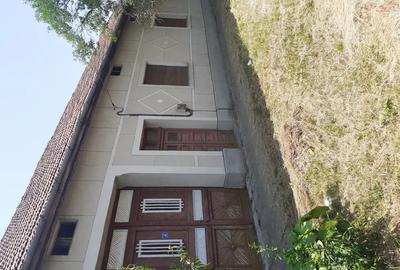 Casă cu 6 camere în Sacu - 1