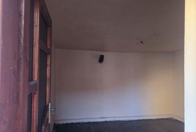 Casă cu 4 camere cu Teren 1000 Mp în Ciclova Română - 1