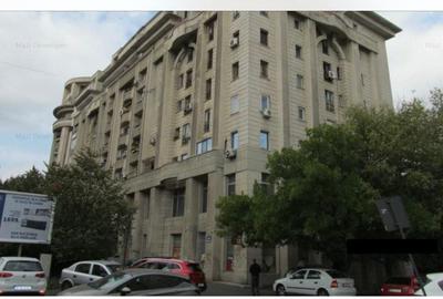 Unirii,  spatiu comercial compus din S+P+Mz in suprafata de 992mp. - 2