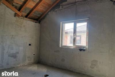 Casă cu 5 camere cu Teren 388 Mp în Șimnicu de Sus - 10
