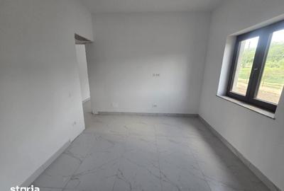 Casă cu 3 camere cu Teren 590 Mp în Sărata - 20